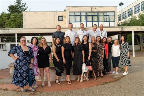 GODINA MATURE Okupila se ratna generacija j razreda Hotelijersko turstičke i