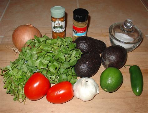 Traditional Guacamole | DebbieNet.com