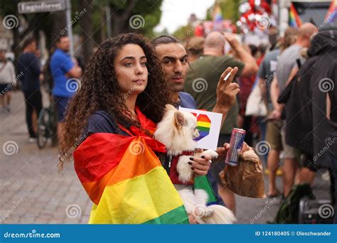 Pride Parade Anual Lgbt Impresiones Del Homosexual Y Lesbiana Que Participa En Pride Parade Gay