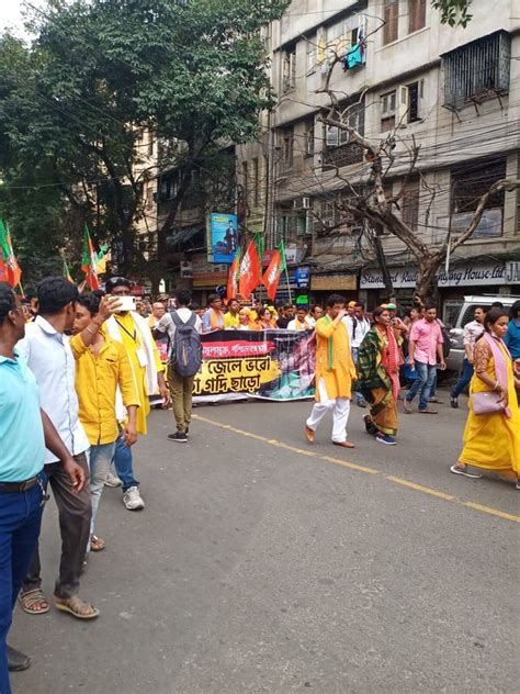 Bengal Bjp Protesta Contra La Gente Con Banderas Y Carteles En La Calle