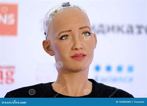 Sophia Humanoidroboter Bei Der Open Innovations Konferenz An Skolokovo