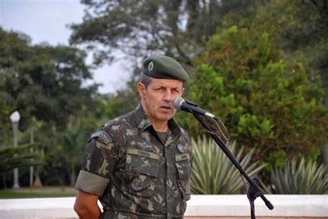 Shared Post General Tom S Paiva Comandante Do Ex Rcito Determina