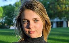 Gabbie Carter Net Worth