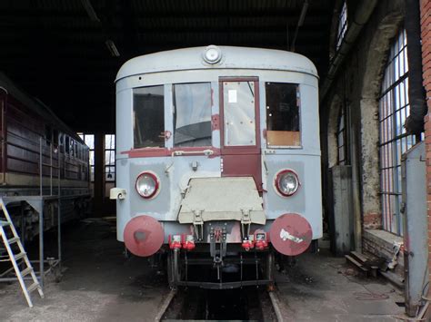 Früher fuhr der Triebwagen unter der Bezeichnung VT 137 527 bei der ...