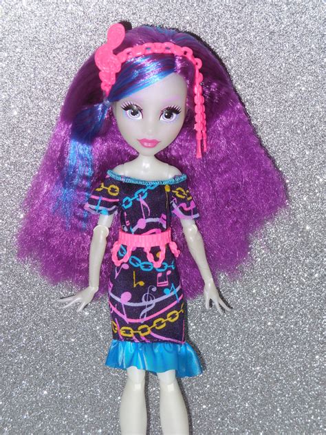 Veni Vidi Dolli: REVIEW: Monster High Electrified Ari Hauntington