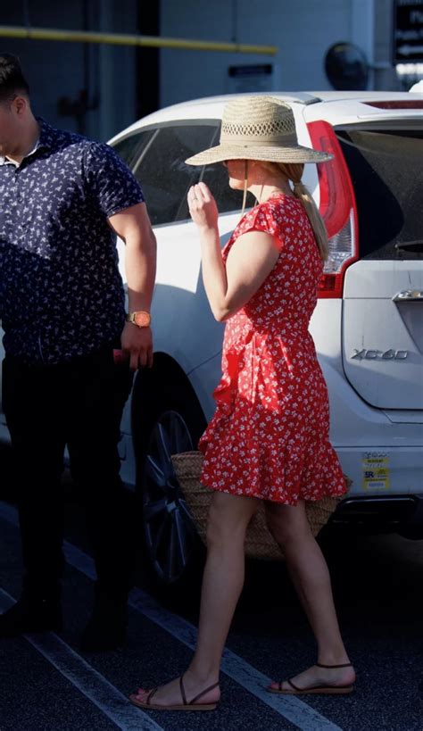 Reese Witherspoon Sexy And Hot Bikini Pictures Woophy