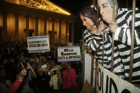 Noticias Hausler Argentina 13N Cacerolazo Una multitud marchó