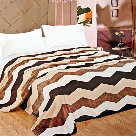 Пледы из велсофта: состав, плюсы и минусы, отзывы. Велсофт: что это за ...