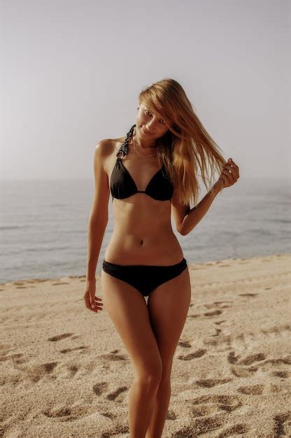 10 Hot Sexy Doarda Bikini Pics