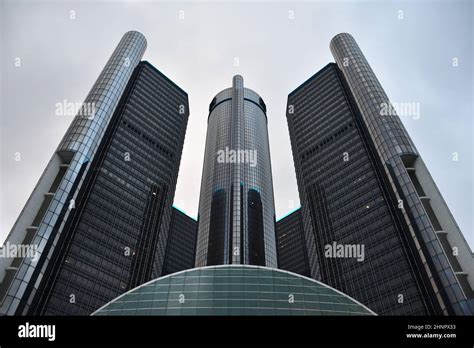 The General Motors Hq In The Renaissance Center On The Waterfront In