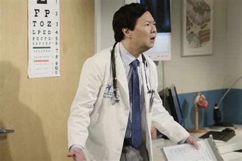Video: Dr Ken Jeong (mr Chow) Leaps Off Stage To Help An Audience