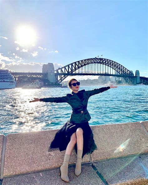 Chị chị em em như Phanh Lee Huyền Lizzie Mặc sang ngầu có đôi hễ diện bikini thì sexy một 9