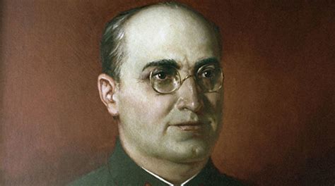 Берия: краткая биография Лаврения Берии, фото