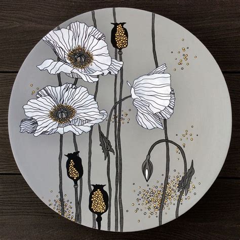 После небольшого перерыва на майские праздники... Декоративная тарелка ...