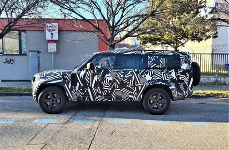 LR Defender 130? : r/whatisthiscar