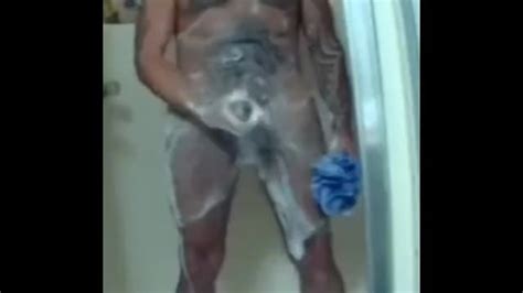 在淋浴间玩耍 Pornhub Gay