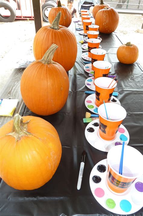 Room Mom Extraordinaire: Painting Pumpkins in the Park