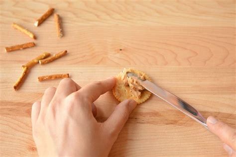 Easy Ritz Cracker Spiders