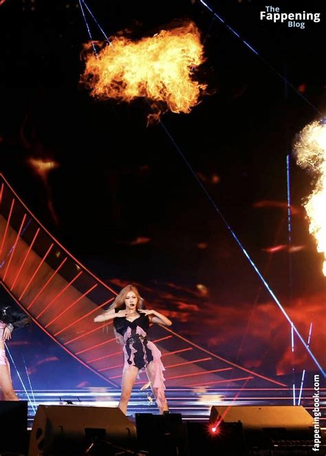 Rose Rosebeck Imrosebeck Rose Roses Are Rosie Nude OnlyFans Leaks The Fappening