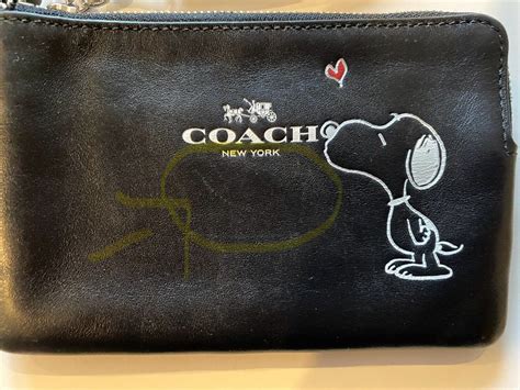 Coach X Peanuts Snoopy Wristlet Leather Black And Whi Gem