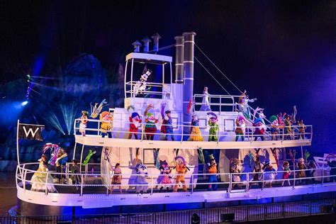 Photos And Video First Look At New Scenes In Fantasmic At Disneys