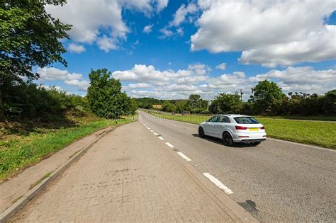 het drijven van de auto op de weg stock foto image  rijden europa