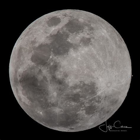 the moon and mars tonight : r/Austin
