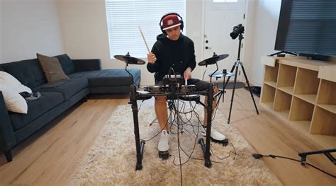 7 Beginner Drum Rudiments You Need To Learn