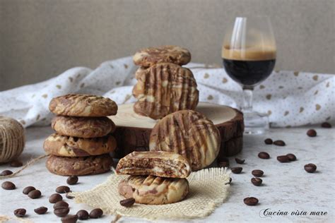 Biscotti marmorizzati al caffè Cucina vista mare