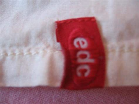 Wie heißt diese Marke? (edc) Habe auch ein Bild?! (Kleidung, Beauty)