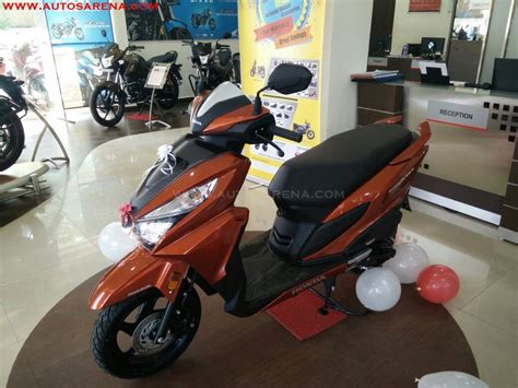 Honda Grazia Colors Neo Orange Metallic (1)