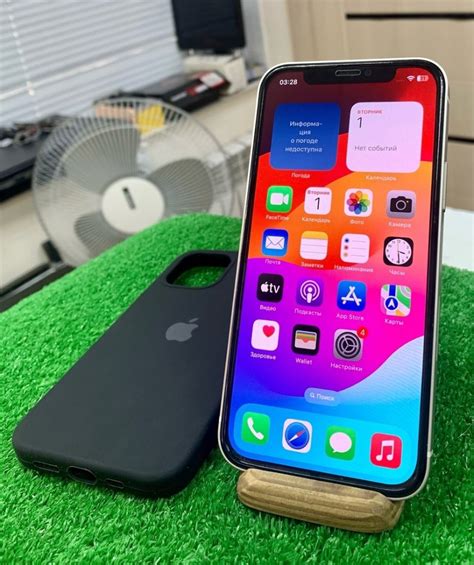Создать мем "iphone 12 pro max, айфон 12 мини, айфон 12 про макс ...