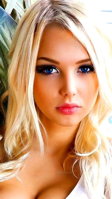 Pin Von Gabriel S Nchez Auf Femen Blonde Sch Nheit H Bsche Blondine Blondinen