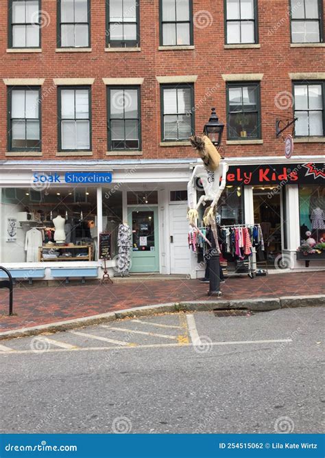 How To Find And Search Newburyport News Obits: A Local Guide 13