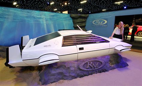 Elon Musk Paid 1 Million To Own James Bond S Lotus Esprit Submarine