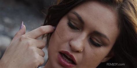 Italian And Ukrainian Lesbian Girlfriends Sophia Lauren And Demi Fray Tnaflix