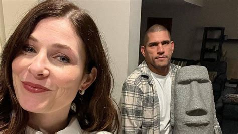 Alex Pereira Girlfriend Days After Break Up With Merle Ufc Star Sparks