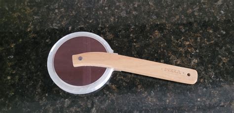 Free STL file Pizza cutter holder - pizza cutter holder・3D printer model to download・Cults