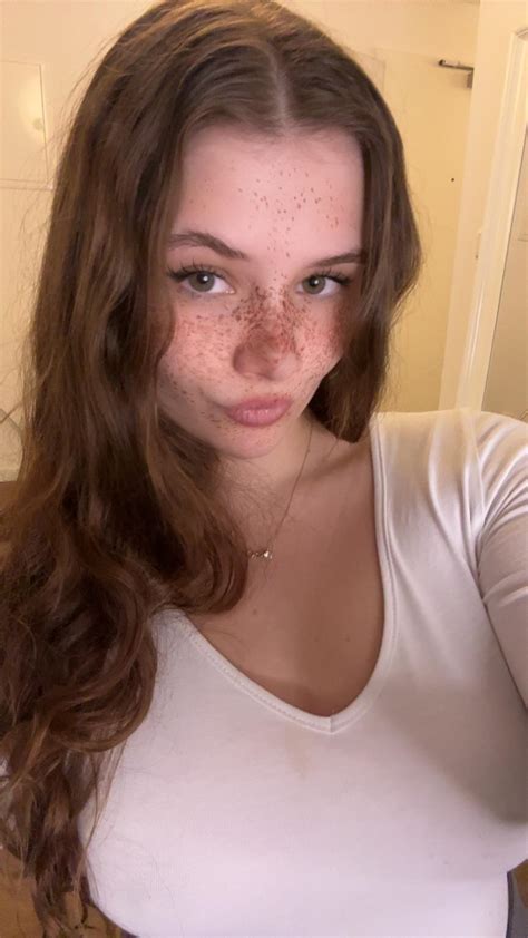 Do You Like Brunette 19yo Girls Sexy