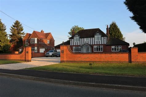 Houses On Warwick Road Wolston © David Howard Geograph Britain And Ireland