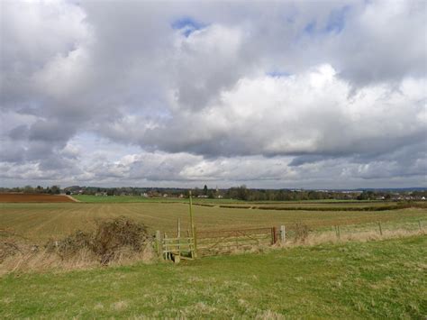 footpath north  harlaxton  tim heaton geograph britain  ireland