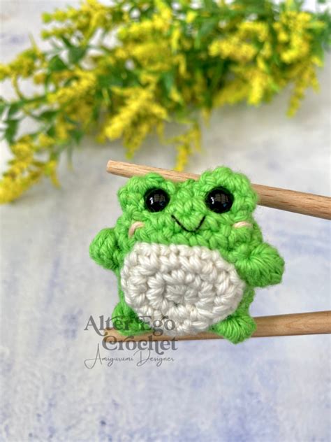 Mini Frog Amigurumi Pattern