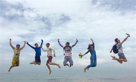 Còn nghi ngờ gì nữa đây chính xác là trào lưu chụp ảnh nhóm hot nhất hè này Pose dáng theo