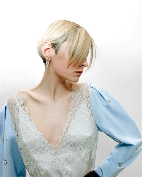 Emma Corrin Nude And Leaked Pics Of Short Haired Bigender Photos Fappeningtime