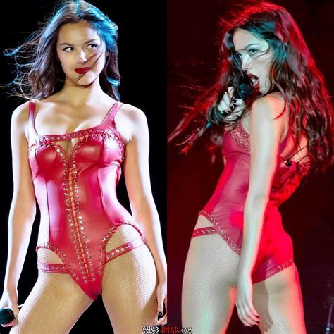 Olivia Rodrigo Spreads Her Ass And Legs In Concert