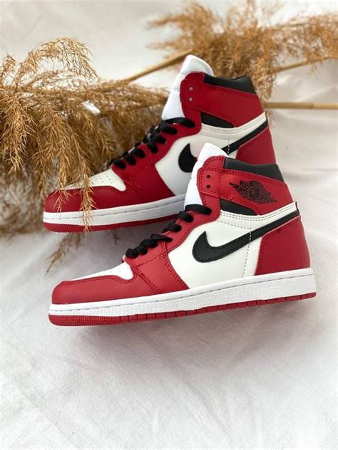Жіночі кросівки nike air jordan retro 1 low женские кроссовки найк аир ...
