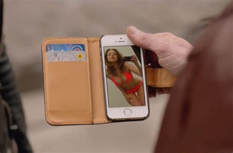 Elizabeth Gillies Nue Dans Sex Drugs Rock Roll