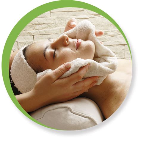 Hot Towel Facial Treatment Refine Wellness