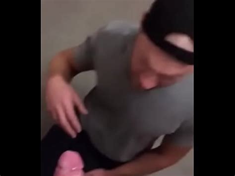 No Pudo Soportar El Rollo En Su Garganta Y Pidi Erosmen Net Xvideos