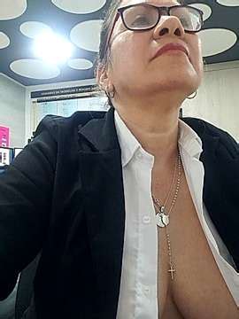 VictoriaWayne Naked Stripping On Cam For Live Sex Video Chat PrettyPussy